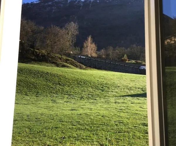 Appartement Spacieux 3 Avec Balcon Et Parking Privé